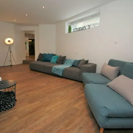 Studio 7 نيدرمسيل